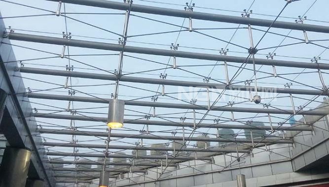 建筑玻璃采光頂?shù)牟馁|(zhì)與安裝